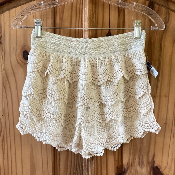 Rue21 Pants - Women Rue 21 ivory white lace dressy shorts size S - NWT